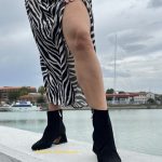 Stivaletti donna neri in camoscio con zip interna May — All'oro
