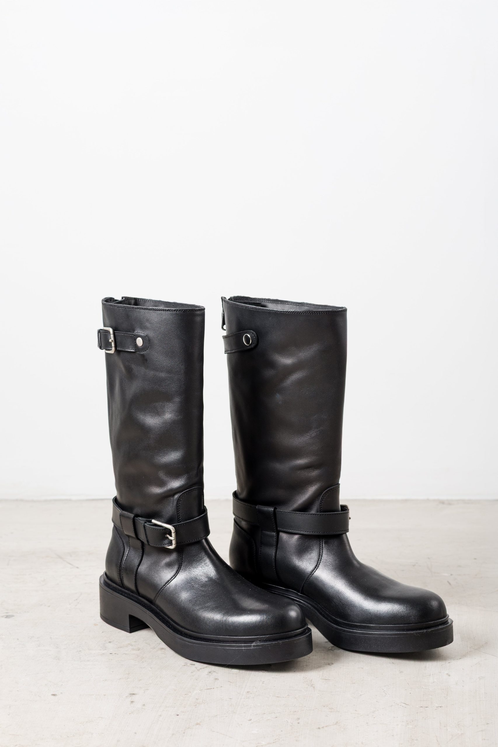 stivali-biker-778vet.jpg Stivali biker in pelle con fibbie - immagine 1