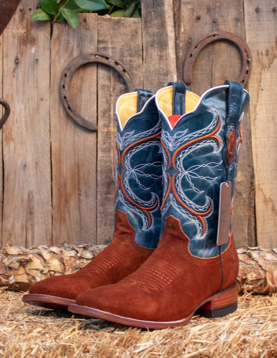 stivali-cowboy-uomo-828qjk.jpg Stivali da uomo western rodeo in pelle scamosciata da COWBOY con punta quadrata Etsy Italia - immagine 1