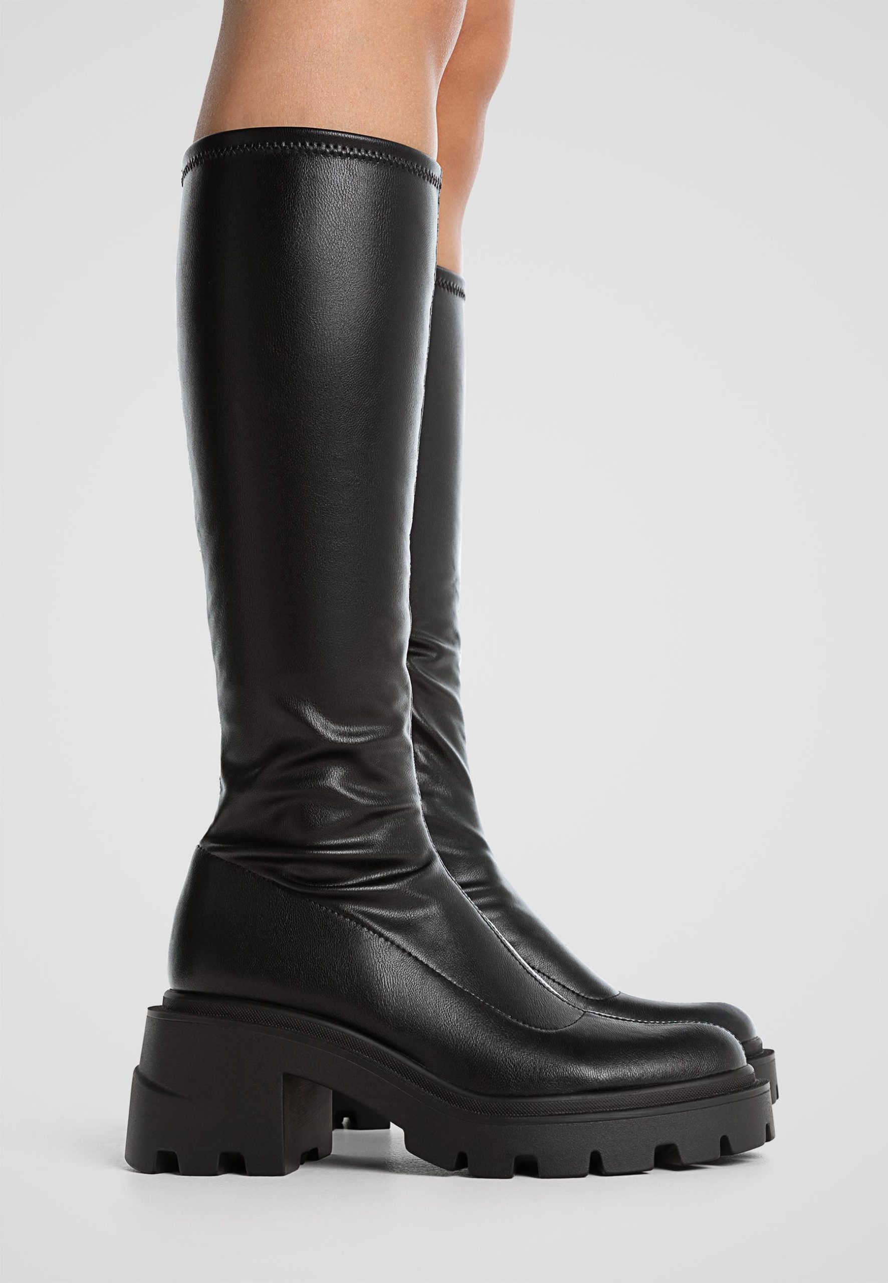 stivali-stradivarius-326ggn.jpg Al Ginocchio Stivali Stradivarius 2021 Knee High Stivali Verdi Stradivarius Stivali Verdi Stivali Chunky - immagine 1